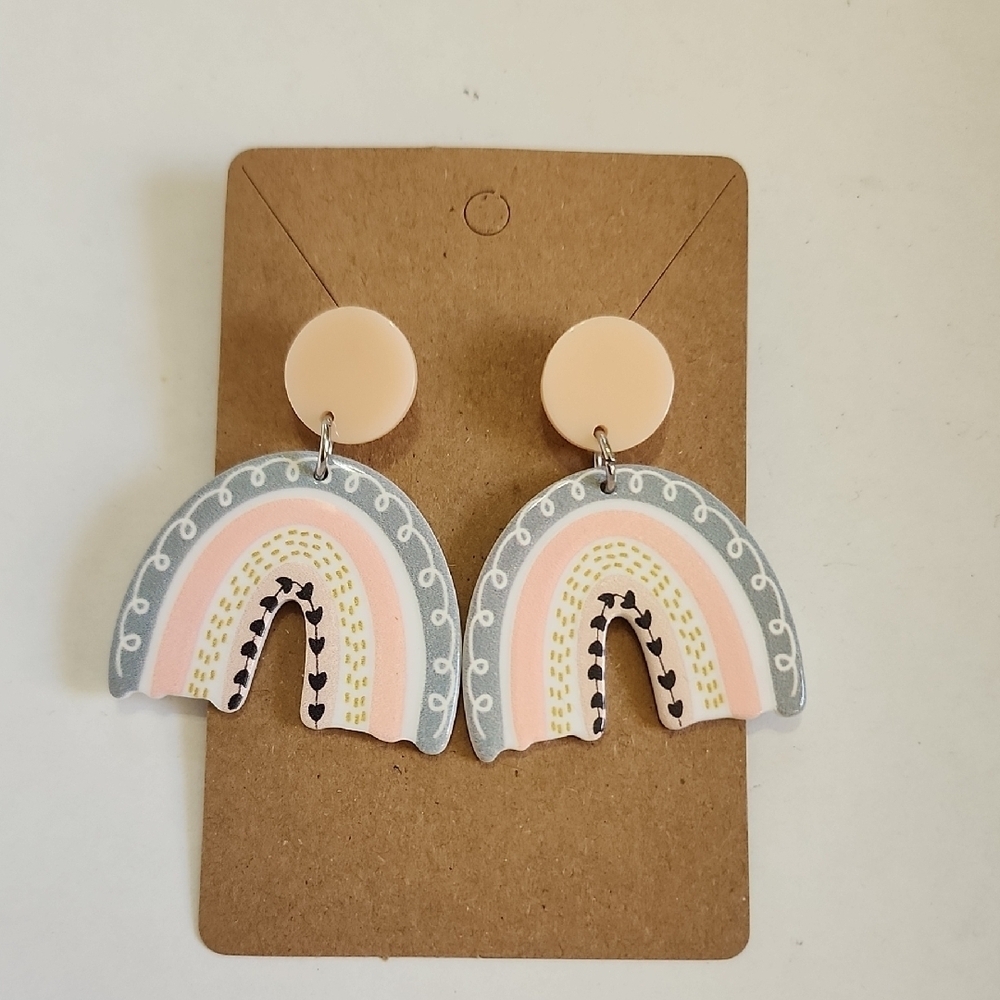 Pastel Rainbow Pink and Gray Acrylic Pendant Stud Earrings NWOT